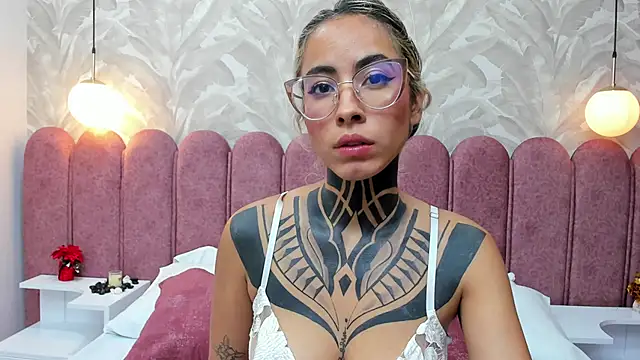 Snapshot of NicoleBlum chatting on 16, 1, 2025 NicoleBlum online show from 16, 1, 2025