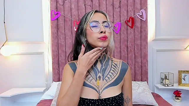 Snapshot of NicoleBlum chatting on 12, 2, 2025 NicoleBlum online show from 12, 2, 2025