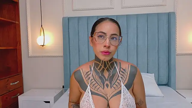 NicoleBlum online show from 8, 5, 2026