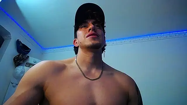 Snapshot of strongboy_ chatting on 24, 1, 2025 strongboy online show from 24, 1, 2025