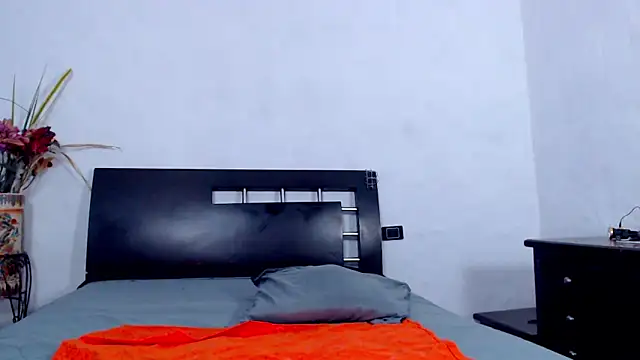 Snapshot of AikoTailor chatting on 24, 9, 2025 AikoTailor online show from 24, 9, 2025