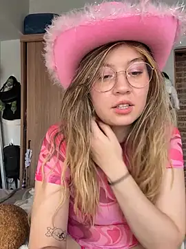 Darling XXX online show from 2, 3, 2026