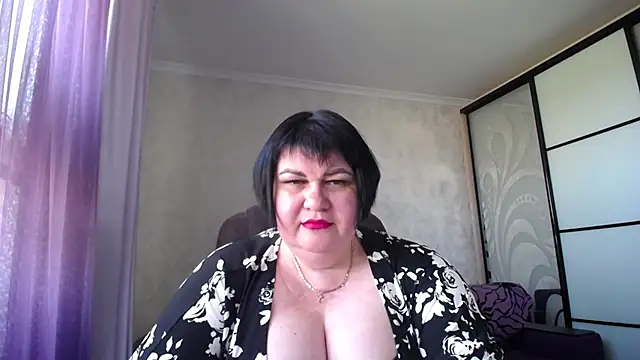 JuicyLady Di online show from 4, 5, 2026