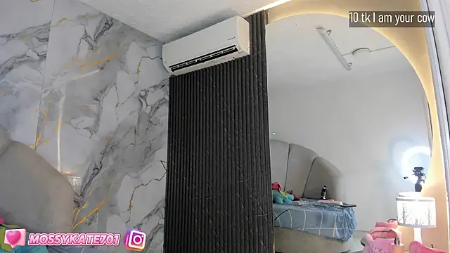 Katemoss70 online show from 5, 3, 2025