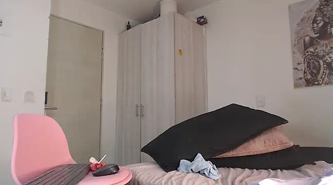 Snapshot of Corina_Ts chatting on 9, 2, 2025 Corina Ts online show from 9, 2, 2025