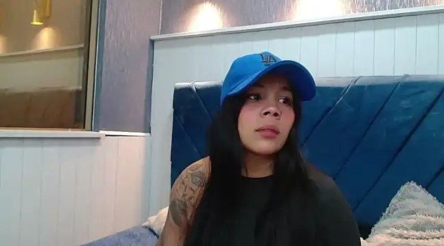 EmilyQueen3x online show from 25, 2, 2025