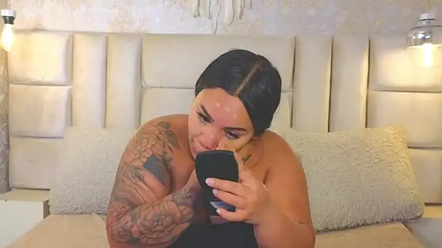 EmilyQueen3x online show from 17, 7, 2026
