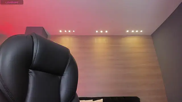 Snapshot of MartinnaBonnet chatting on 7, 1, 2025 MartinnaBonnet online show from 7, 1, 2025