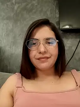 MiaLaurenzz online show from 18, 1, 2025