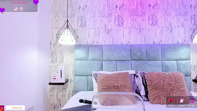 MiaLaurenzz online show from 10, 2, 2025