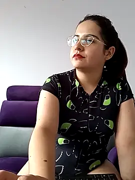 MiaLaurenzz online show from 15, 2, 2025