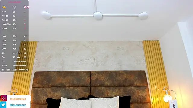 MiaLaurenzz online show from 16, 3, 2025