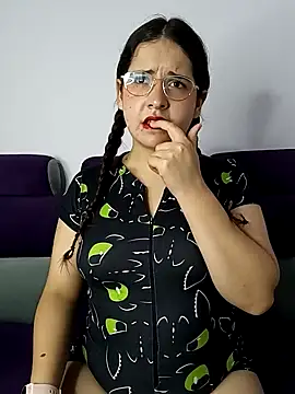 MiaLaurenzz online show from 2, 10, 2025