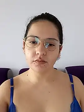 MiaLaurenzz online show from 4, 10, 2025