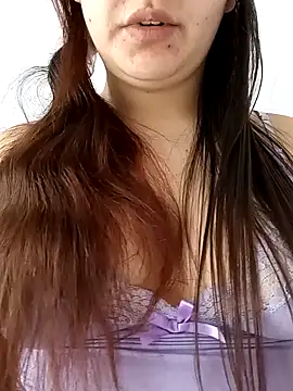 MiaLaurenzz online show from 28, 10, 2025