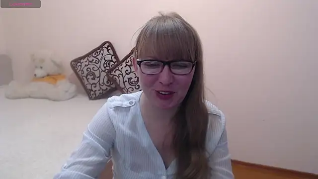 MargotLot online show from 10, 1, 2025