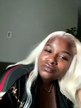 BigFineSelena online show from 17, 9, 2025