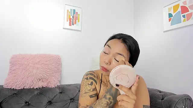 miss soffi  online show from 24, 11, 2025