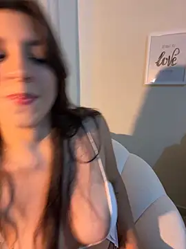 Snapshot of loolla_23 chatting on 19, 9, 2025 loolla 23 online show from 19, 9, 2025