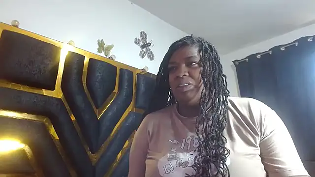 Snapshot of morenahott1 chatting on 2, 6, 2026 morenahott1 online show from 2, 6, 2026