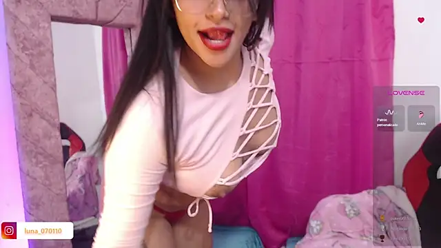 Julia 7 online show from 31, 1, 2025