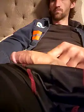 lewis7869 online show from 15, 3, 2025