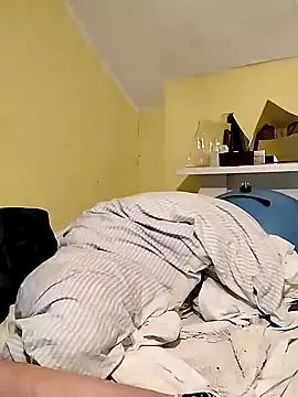 Snapshot of londonfuckwhore1 chatting on 23, 12, 2024 londonfuckwhore1 online show from 23, 12, 2024