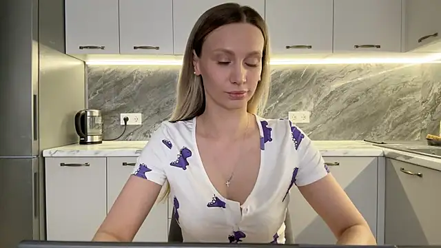 Alice Wonders online show from 6, 3, 2025