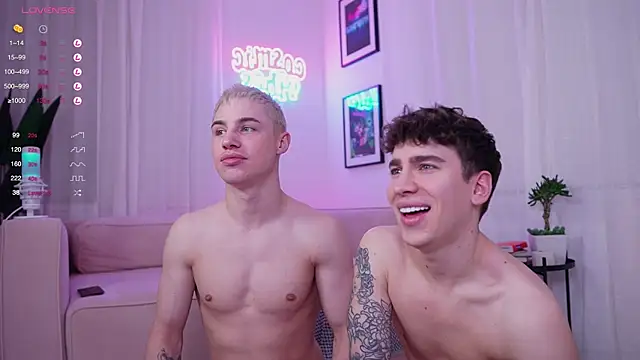 Snapshot of Evan__White_ chatting on 9, 2, 2025 Evan White online show from 9, 2, 2025