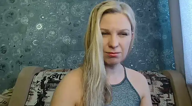 BlondeFox online show from 1, 2, 2025