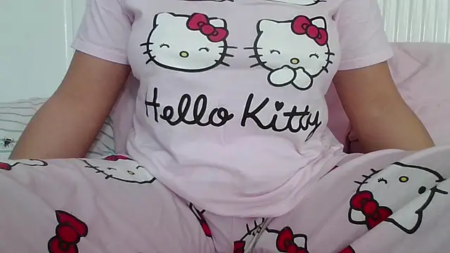 Snapshot of RealLittleRedRidingHood chatting on 8, 2, 2025 RealLittleRedRidingHood online show from 8, 2, 2025