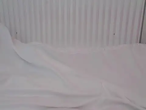 Snapshot of RealLittleRedRidingHood chatting on 8, 10, 2025 RealLittleRedRidingHood online show from 8, 10, 2025