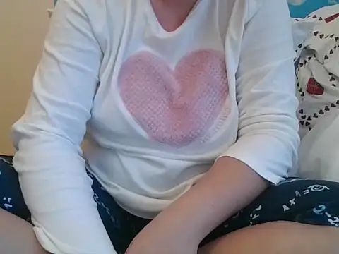 Snapshot of RealLittleRedRidingHood chatting on 8, 2, 2026 RealLittleRedRidingHood online show from 8, 2, 2026