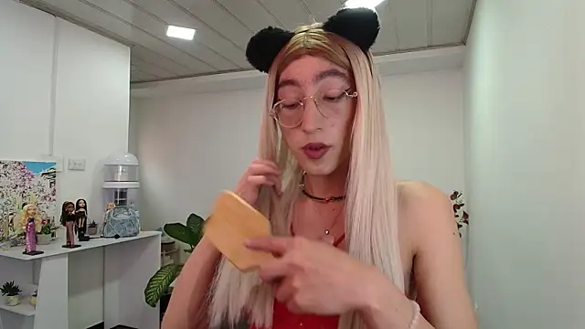 NicoleCortez online show from 29, 1, 2025