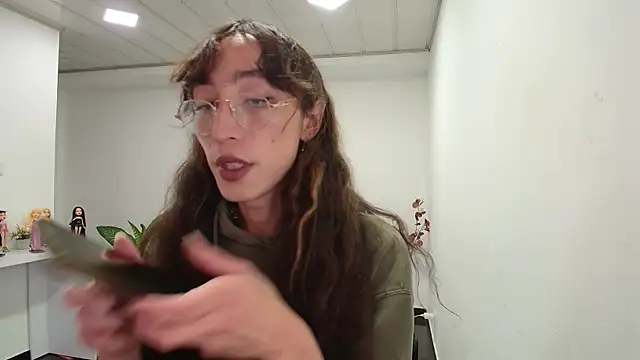 NicoleCortez online show from 7, 3, 2025