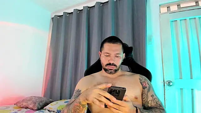 Snapshot of Pierre_Vidal chatting on 4, 8, 2026 Pierre Vidal online show from 4, 8, 2026