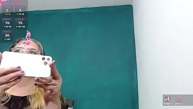 scaelettdubois online show from 8, 3, 2025