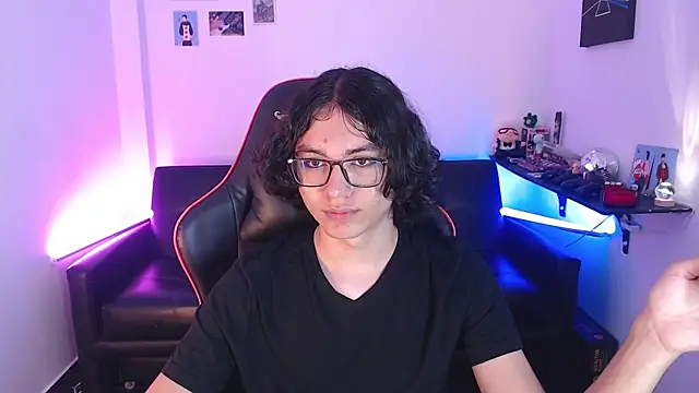 Snapshot of malik_harrison__ chatting on 4, 12, 2024 malik harrison online show from 4, 12, 2024