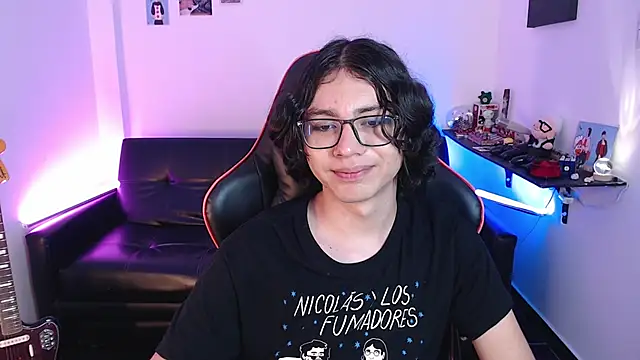 Snapshot of malik_harrison__ chatting on 3, 1, 2025 malik harrison online show from 3, 1, 2025