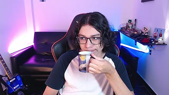 Snapshot of malik_harrison__ chatting on 7, 1, 2025 malik harrison online show from 7, 1, 2025