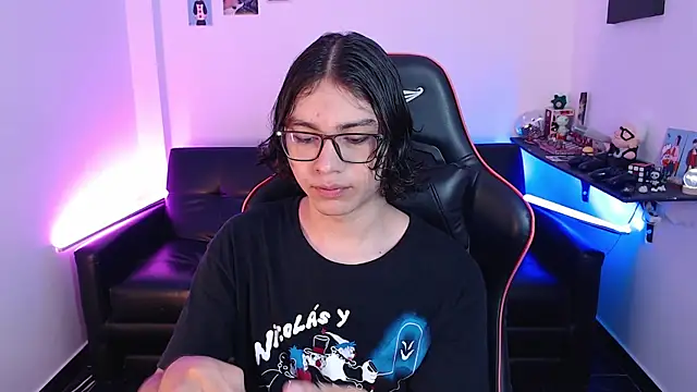 Snapshot of malik_harrison__ chatting on 14, 1, 2025 malik harrison online show from 14, 1, 2025