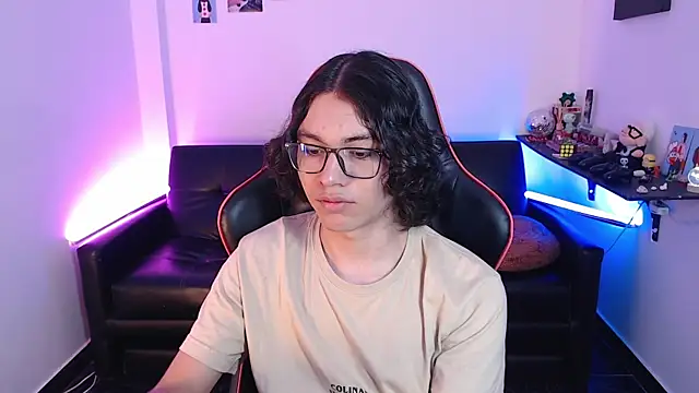 Snapshot of malik_harrison__ chatting on 3, 2, 2025 malik harrison online show from 3, 2, 2025