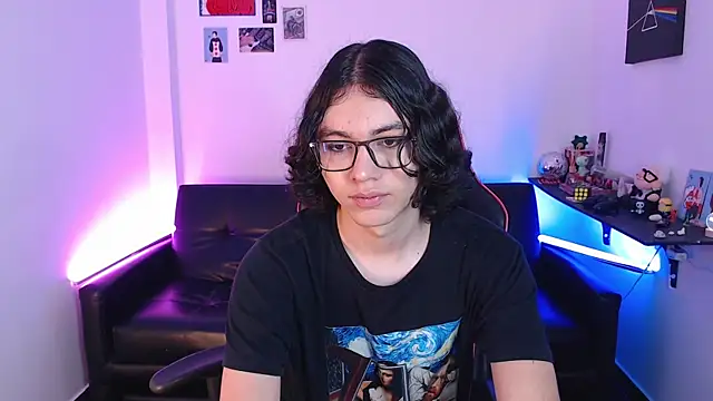 Snapshot of malik_harrison__ chatting on 5, 2, 2025 malik harrison online show from 5, 2, 2025