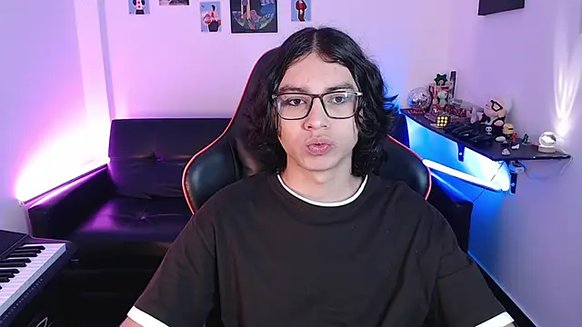 Snapshot of malik_harrison__ chatting on 13, 2, 2025 malik harrison online show from 13, 2, 2025