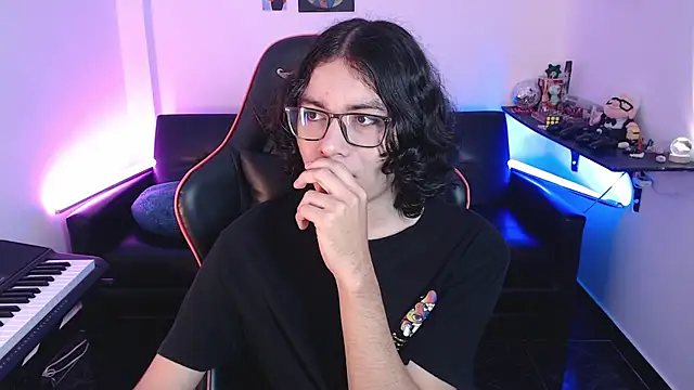 Snapshot of malik_harrison__ chatting on 24, 2, 2025 malik harrison online show from 24, 2, 2025