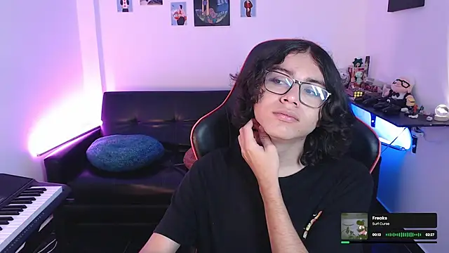 Snapshot of malik_harrison__ chatting on 24, 2, 2025 malik harrison online show from 24, 2, 2025