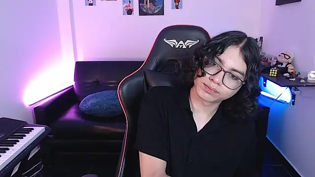 Snapshot of malik_harrison__ chatting on 28, 2, 2025 malik harrison online show from 28, 2, 2025