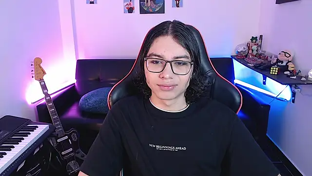 Snapshot of malik_harrison__ chatting on 5, 3, 2025 malik harrison online show from 5, 3, 2025