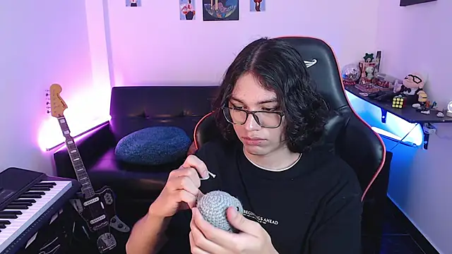 Snapshot of malik_harrison__ chatting on 5, 3, 2025 malik harrison online show from 5, 3, 2025