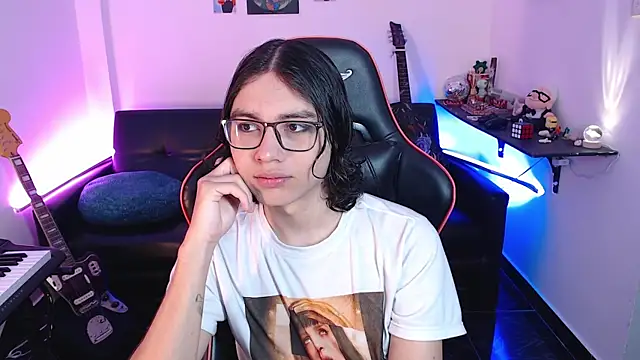 Snapshot of malik_harrison__ chatting on 10, 3, 2025 malik harrison online show from 10, 3, 2025